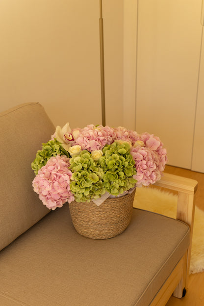 L size basket with hydrangeas and roses