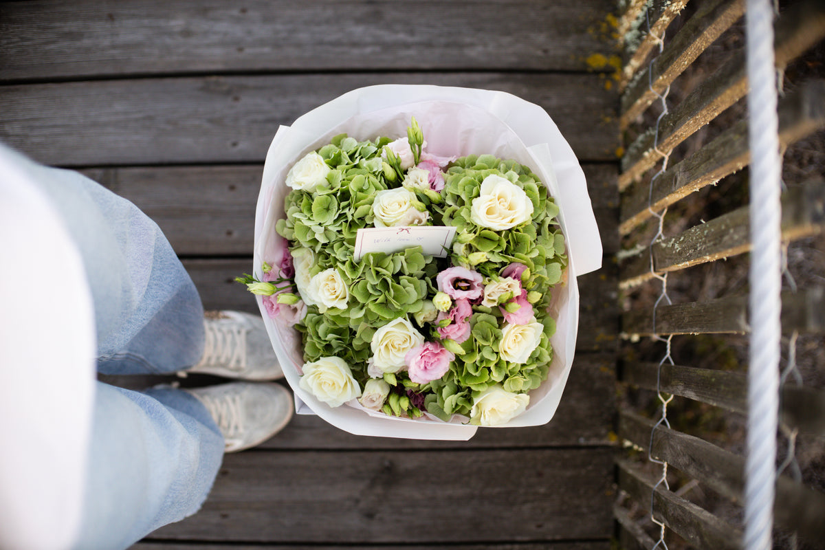 Bouquet with hydrangeas, roses and lisianthus