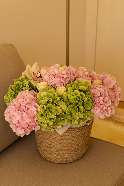 L size basket with hydrangeas and roses
